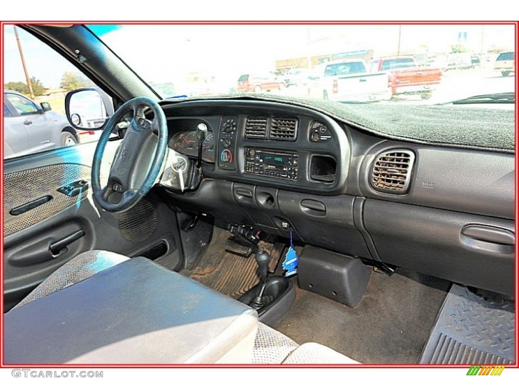 2001 Ram 2500 SLT Quad Cab 4x4 - Black / Mist Gray photo #24