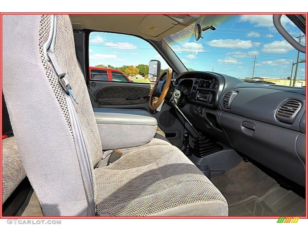 2001 Ram 2500 ST Quad Cab 4x4 - Patriot Blue Pearl / Agate photo #17