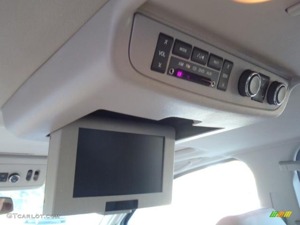 2011 Nissan Armada Platinum Controls Photo #55437879