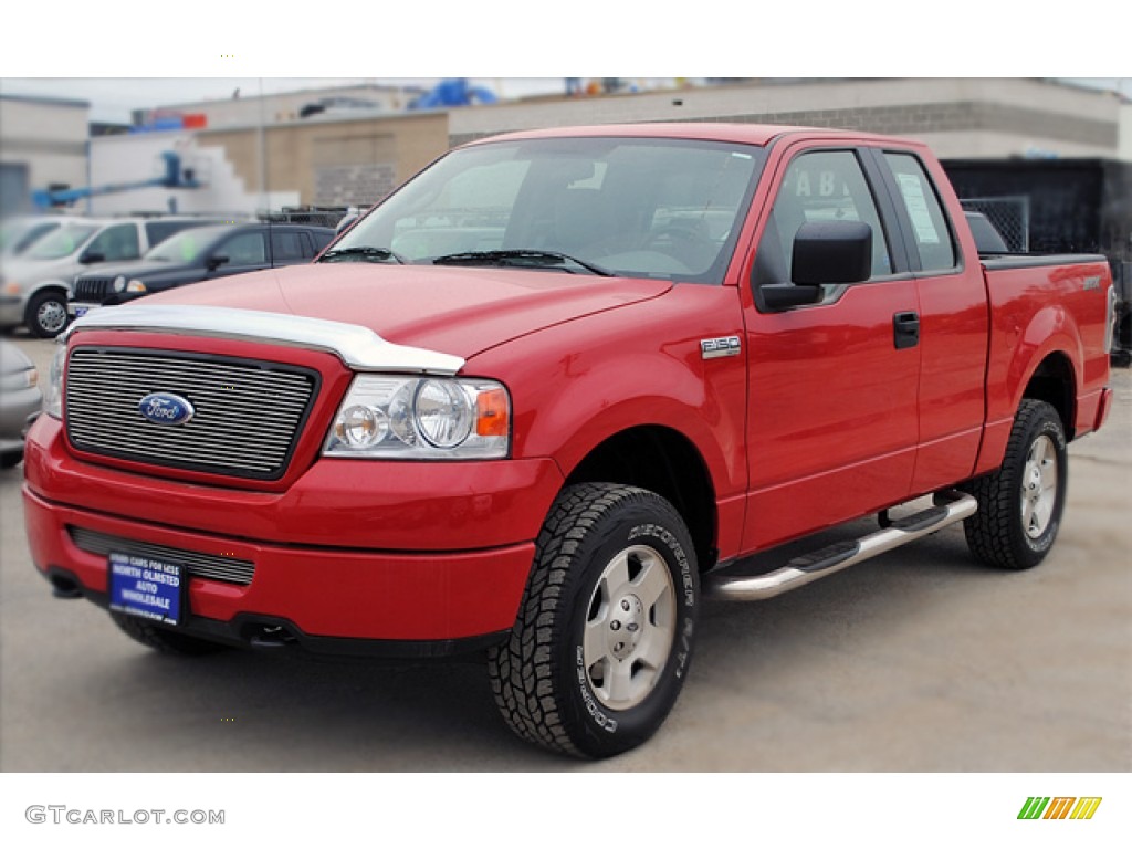 2006 F150 STX SuperCab 4x4 - Bright Red / Medium/Dark Flint photo #3