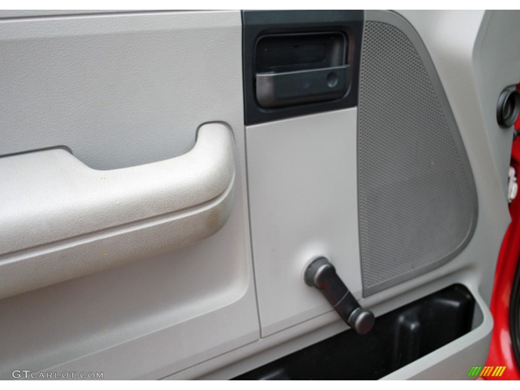 2006 F150 STX SuperCab 4x4 - Bright Red / Medium/Dark Flint photo #13