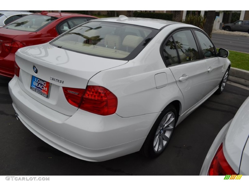 2011 3 Series 328i Sedan - Alpine White / Beige Dakota Leather photo #3