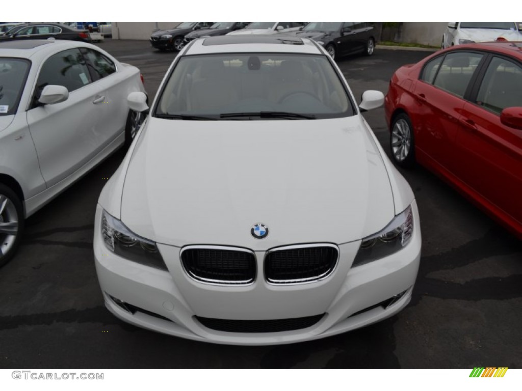 2011 3 Series 328i Sedan - Alpine White / Beige Dakota Leather photo #9