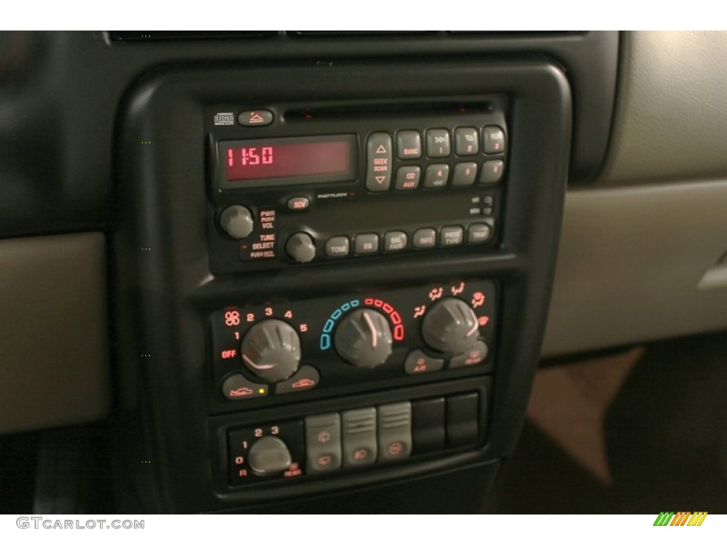 2004 Pontiac Montana Standard Montana Model Controls Photo #55444873