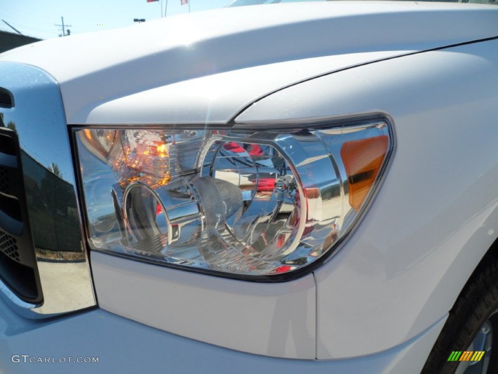 2012 Tundra SR5 TRD CrewMax 4x4 - Super White / Graphite photo #9