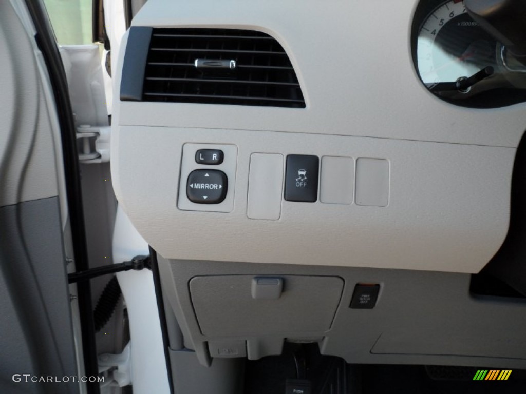 2012 Toyota Sienna SE Controls Photo #55445281