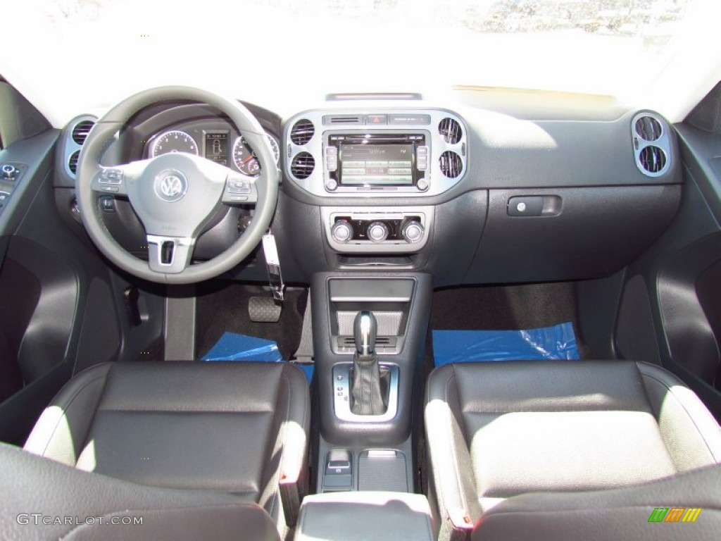 2012 Volkswagen Tiguan SE Black Dashboard Photo #55452401