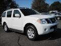 2008 Avalanche White Nissan Pathfinder SE 4x4  photo #4