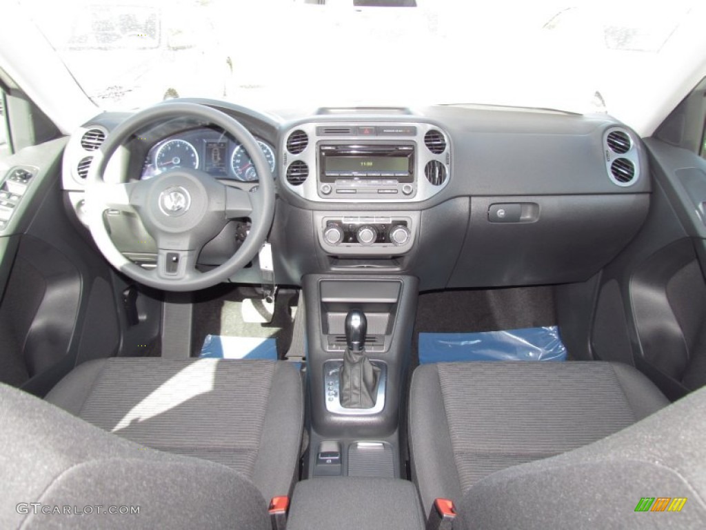 Black Interior 2012 Volkswagen Tiguan S Photo #55453169
