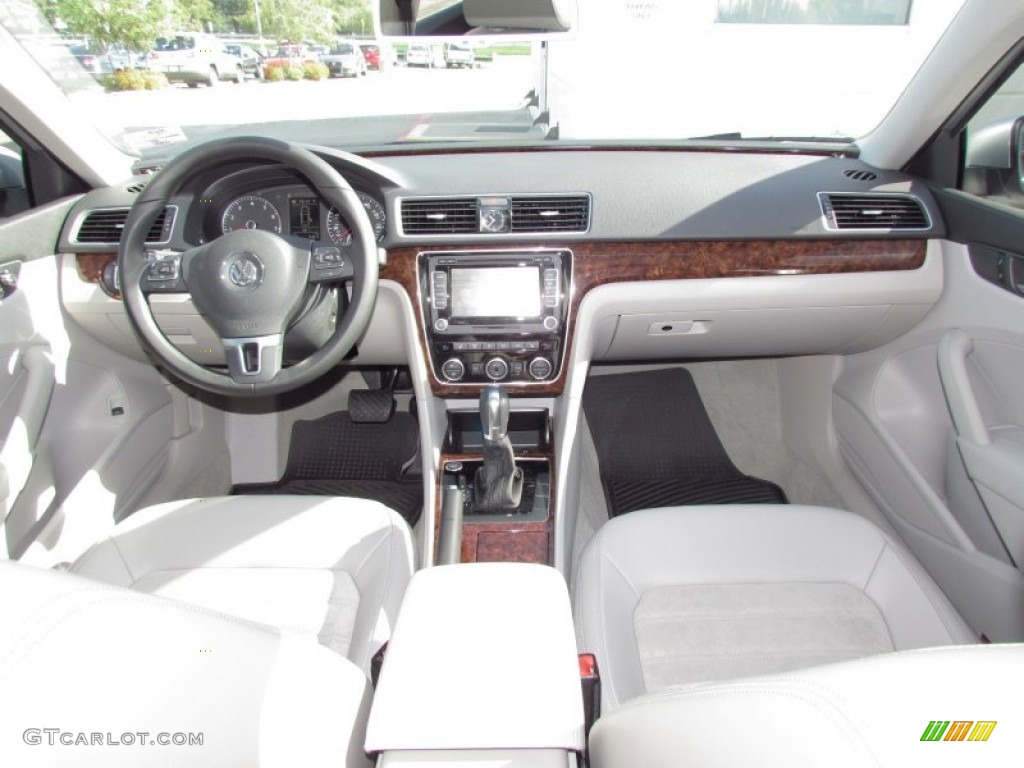 2012 Volkswagen Passat V6 SEL Moonrock Gray Dashboard Photo #55453616