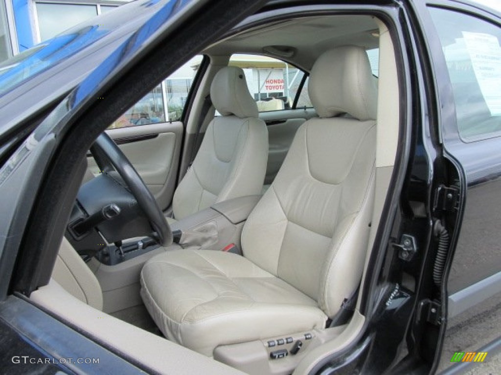 Taupe/Light Taupe Interior 2004 Volvo S60 2.4 Photo #55453922