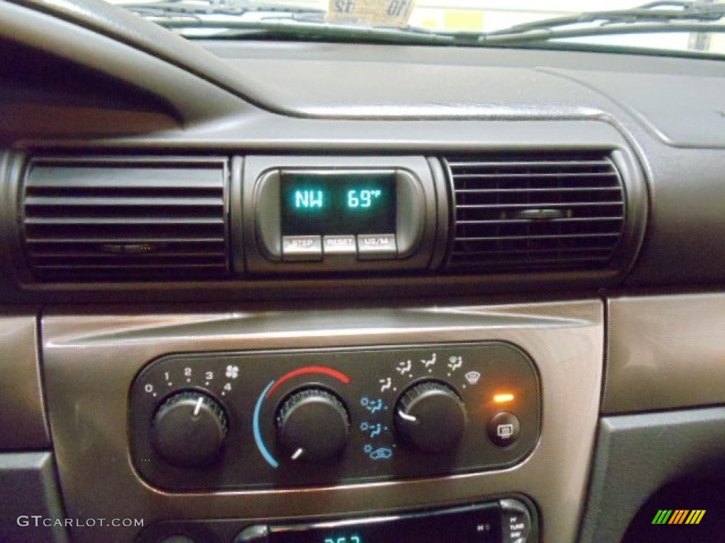 2005 Dodge Stratus R/T Sedan Controls Photo #55455146