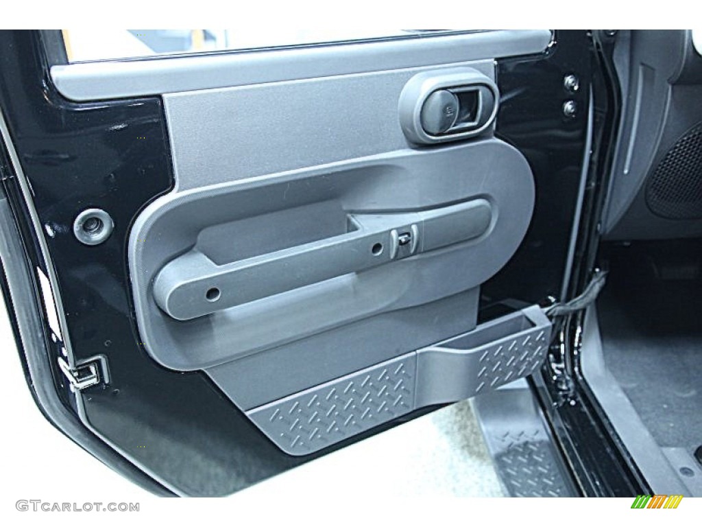 2009 Jeep Wrangler Unlimited Sahara 4x4 Dark Slate Gray/Medium Slate Gray Door Panel Photo #55456559