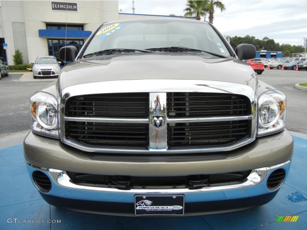 2008 Ram 1500 SLT Regular Cab 4x4 - Light Khaki Metallic / Khaki photo #8