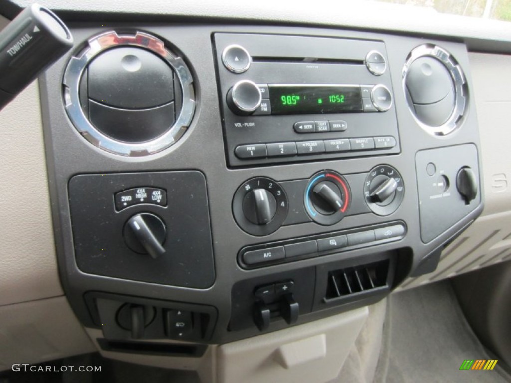 2009 Ford F350 Super Duty XLT SuperCab 4x4 Controls Photo #55460684