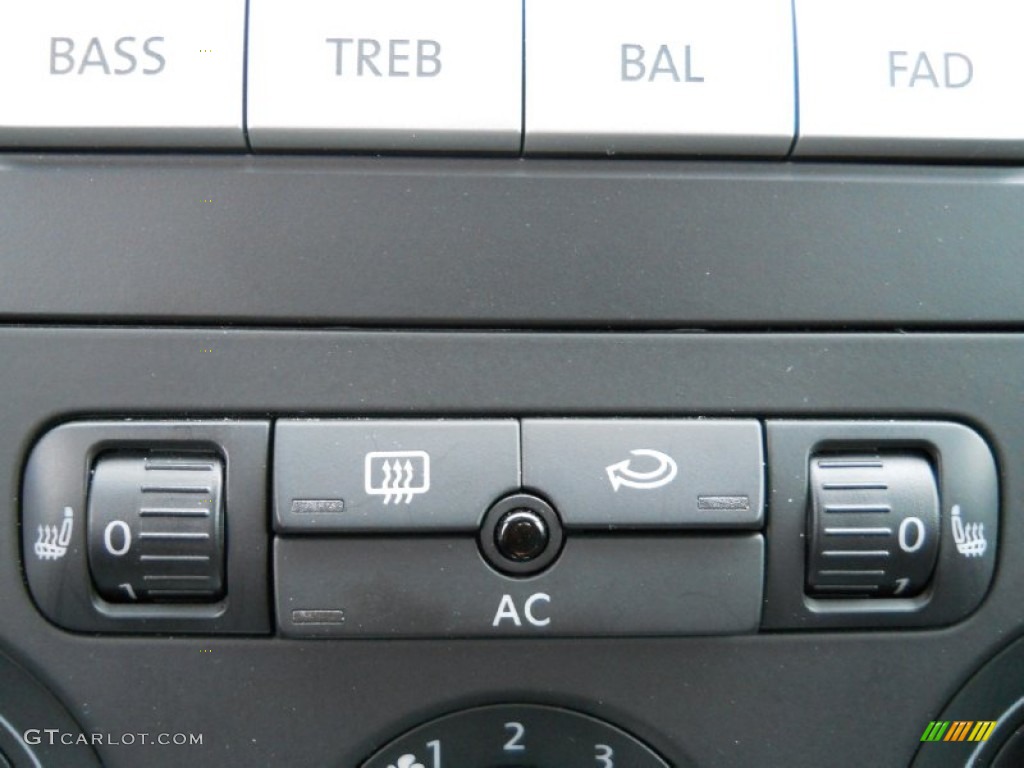 2009 Volkswagen Rabbit 2 Door Controls Photo #55461428