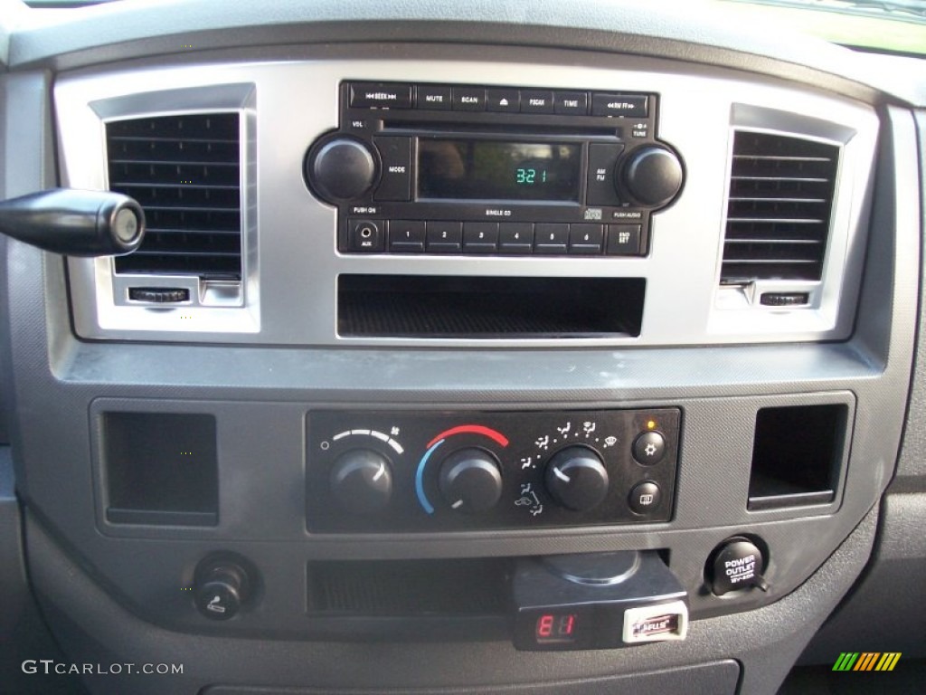 2007 Dodge Ram 3500 SLT Quad Cab Dually Controls Photo #55464248