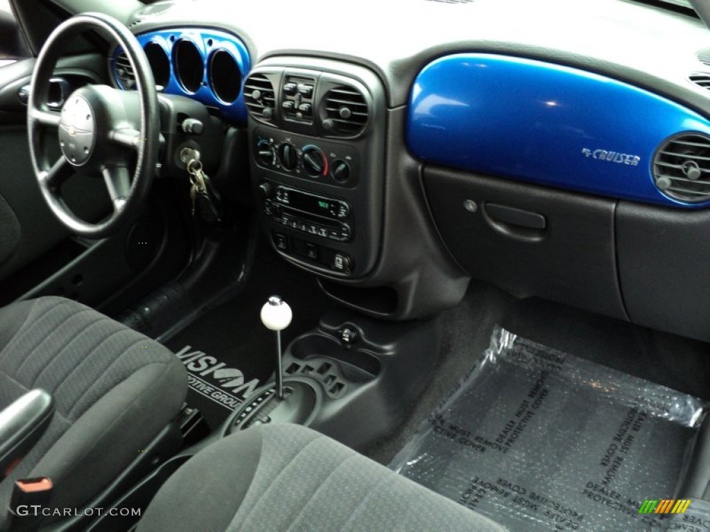 2004 PT Cruiser Touring - Electric Blue Pearlcoat / Dark Slate Gray photo #29