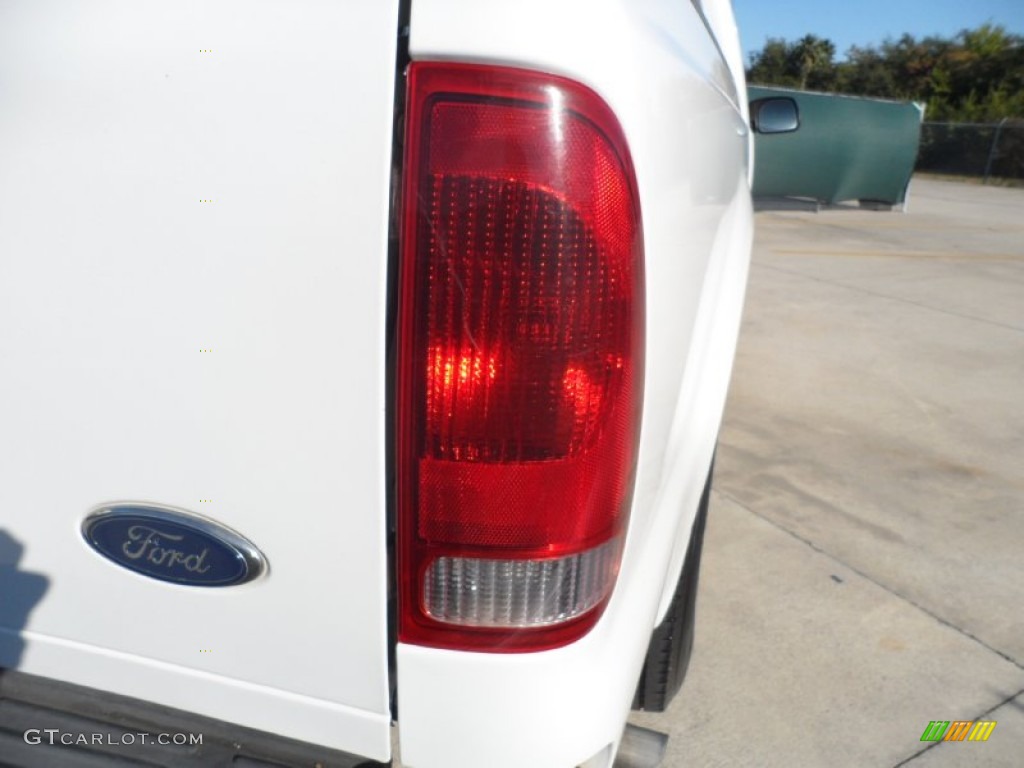 1999 F250 Super Duty XLT Crew Cab - Oxford White / Medium Prairie Tan photo #17