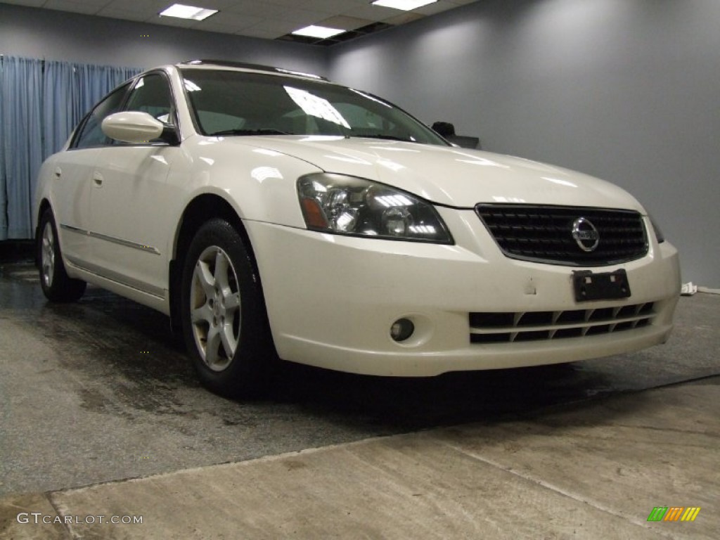 2005 Altima 2.5 SL - Satin White Pearl / Charcoal photo #1