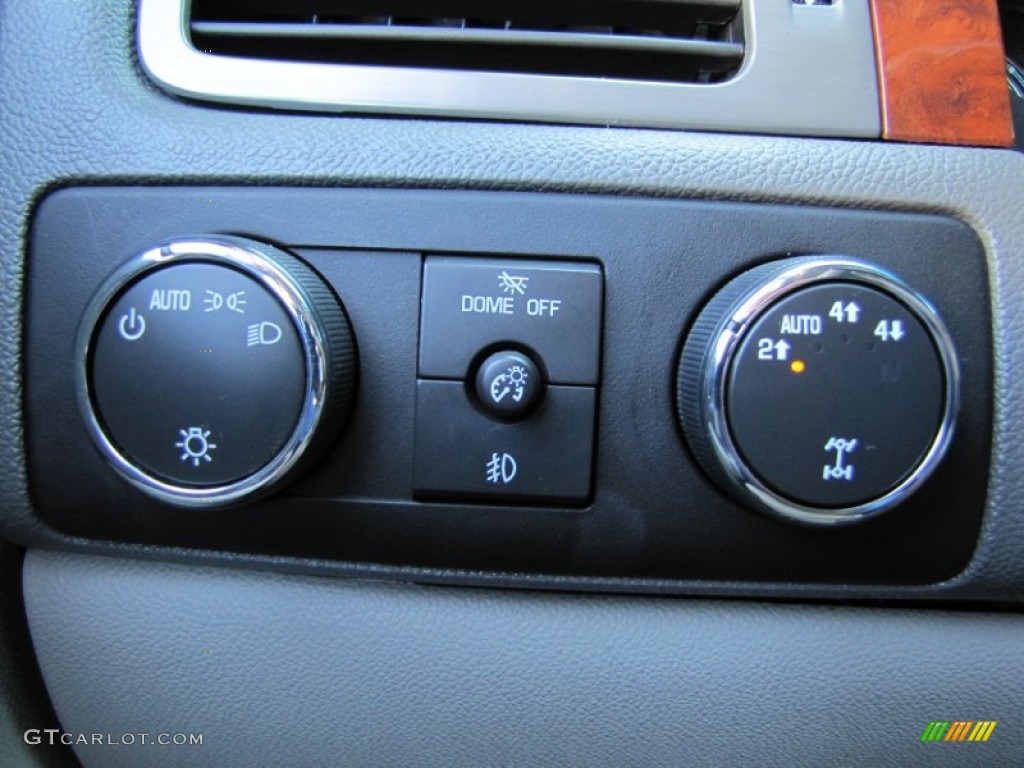 2008 Chevrolet Tahoe LT 4x4 Controls Photo #55476692