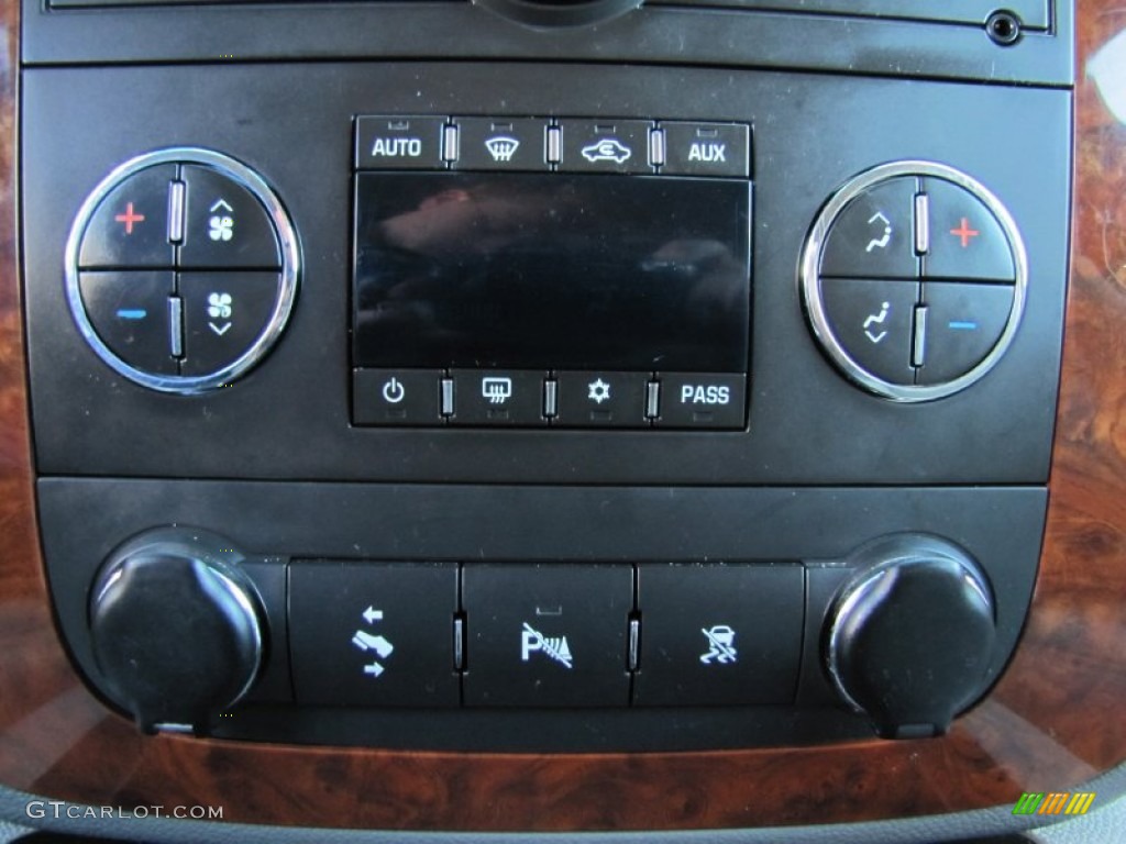 2008 Chevrolet Tahoe LT 4x4 Controls Photo #55476737