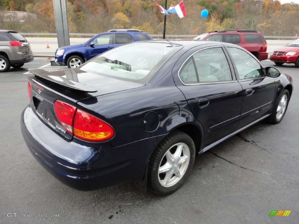 2004 Alero GL1 Sedan - Dark Blue / Neutral photo #5