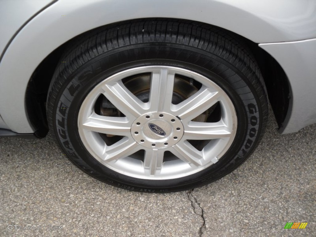 2005 Ford Five Hundred Limited AWD Wheel Photos