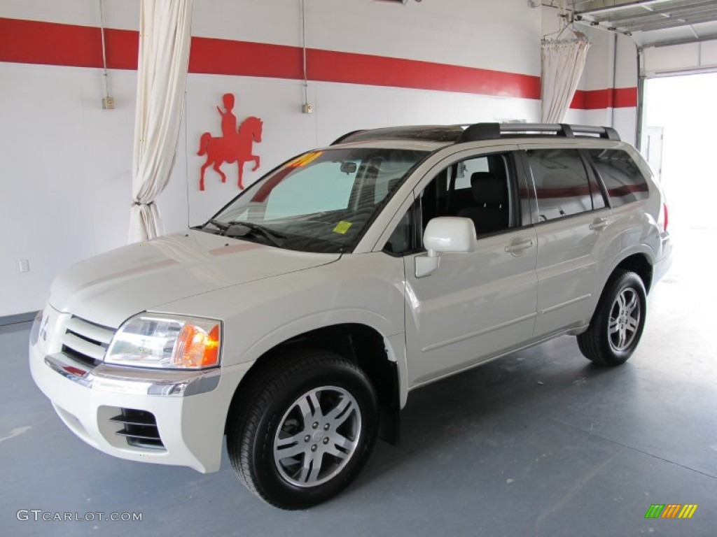 2004 Endeavor XLS - Dover White Pearl / Charcoal Gray photo #1