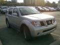 2005 Silver Lightning Metallic Nissan Pathfinder LE 4x4  photo #2