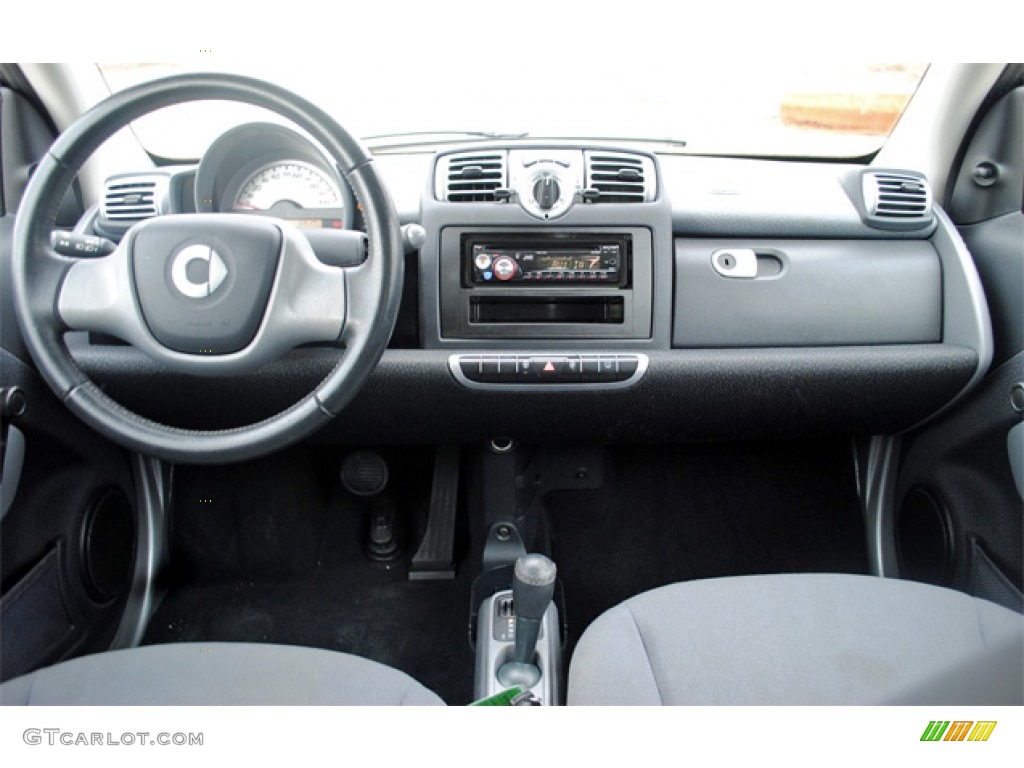 2009 Smart fortwo pure coupe Gray Dashboard Photo #55486139