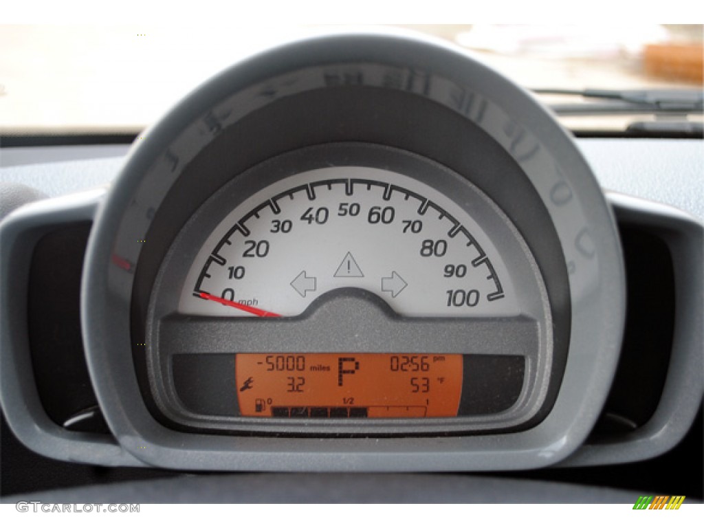 2009 Smart fortwo pure coupe Gauges Photo #55486154