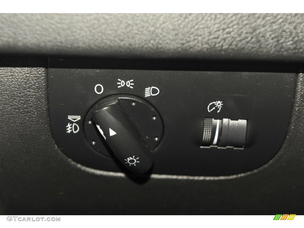 2002 Audi TT 1.8T quattro Roadster Controls Photo #55489148