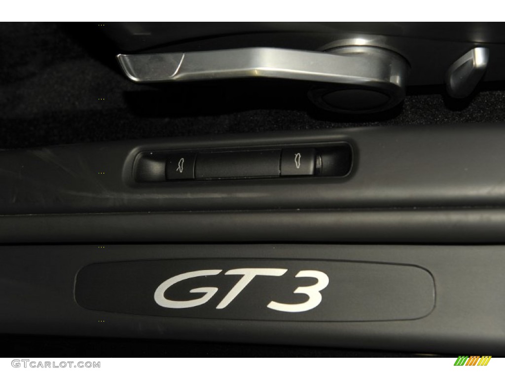 2011 Porsche 911 GT3 Marks and Logos Photos