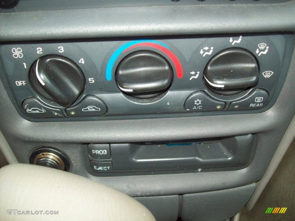 1999 Chevrolet Malibu LS Sedan Controls Photos