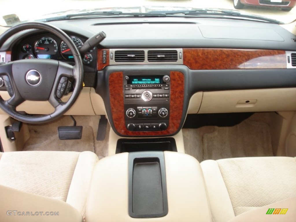 2008 Chevrolet Tahoe LT 4x4 Light Cashmere/Ebony Dashboard Photo #55492930