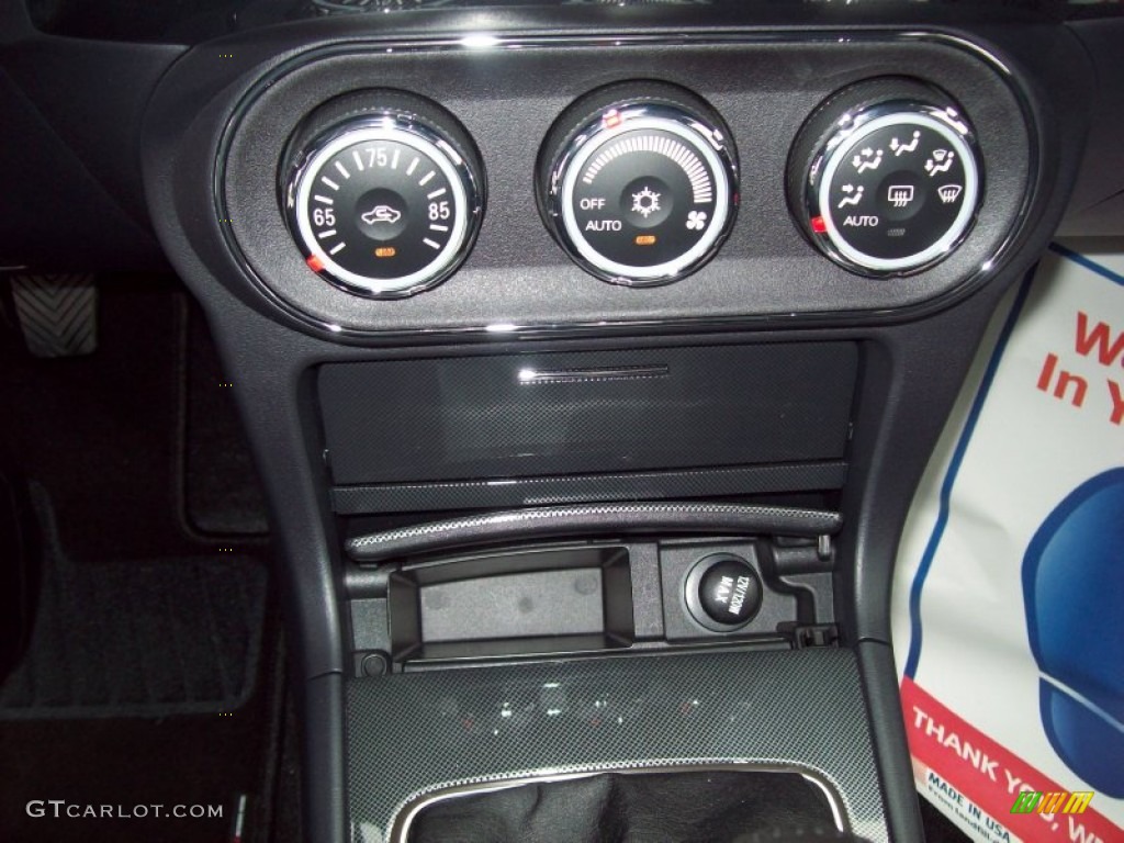 2011 Mitsubishi Lancer GTS Controls Photo #55492988