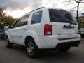 Taffeta White - Pilot Touring 4WD Photo No. 11