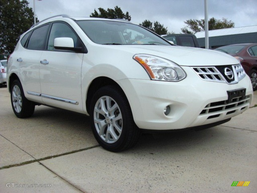2011 Rogue SL - Pearl White / Gray photo #1