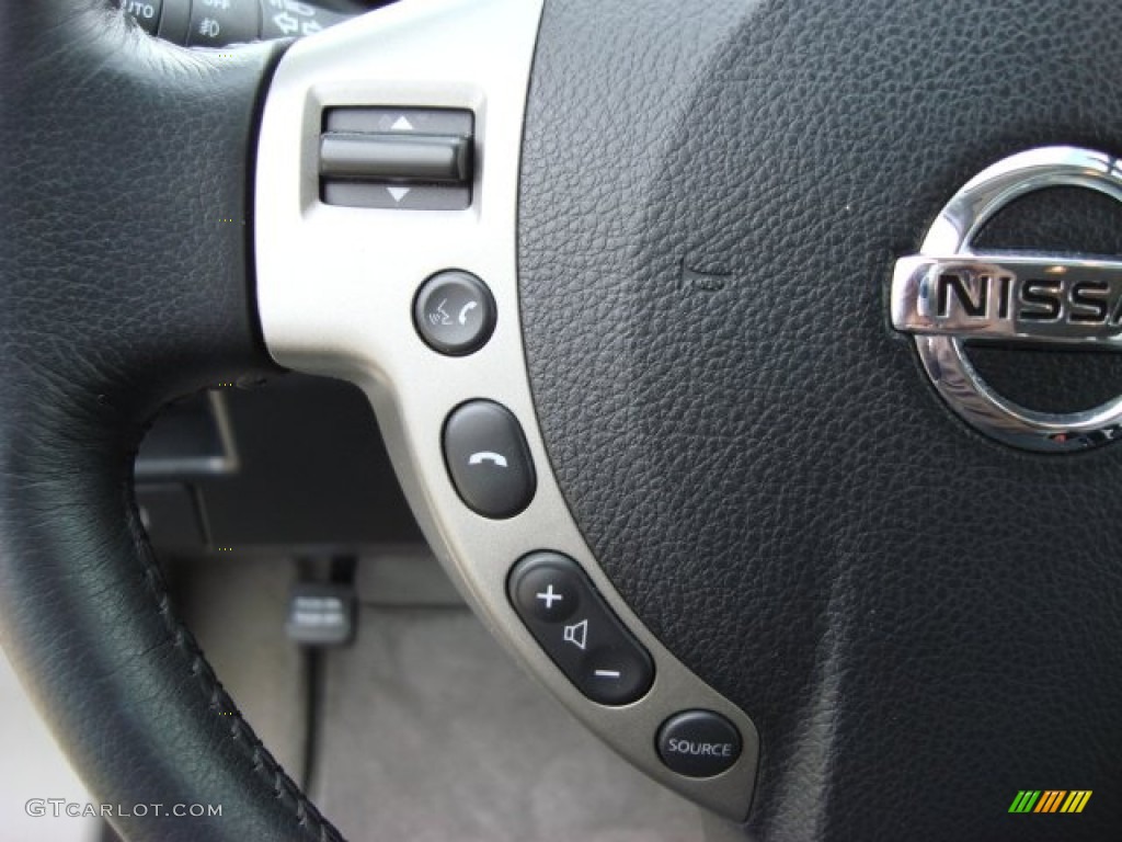 2011 Rogue SL - Pearl White / Gray photo #16