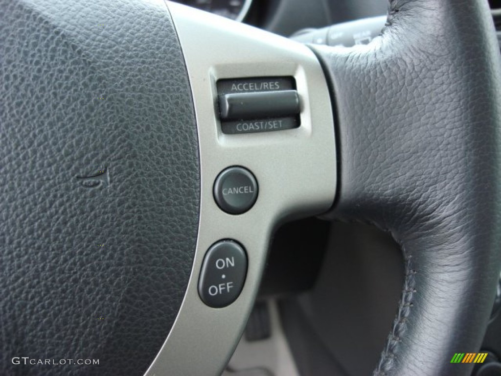 2011 Rogue SL - Pearl White / Gray photo #17
