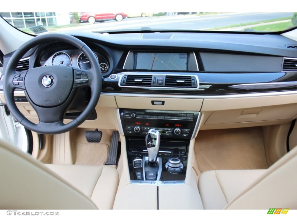 2011 BMW 5 Series 550i xDrive Gran Turismo Dashboard Photos