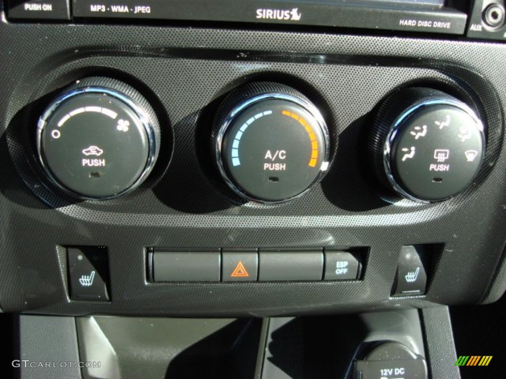 2009 Dodge Challenger R/T Controls Photo #55510628