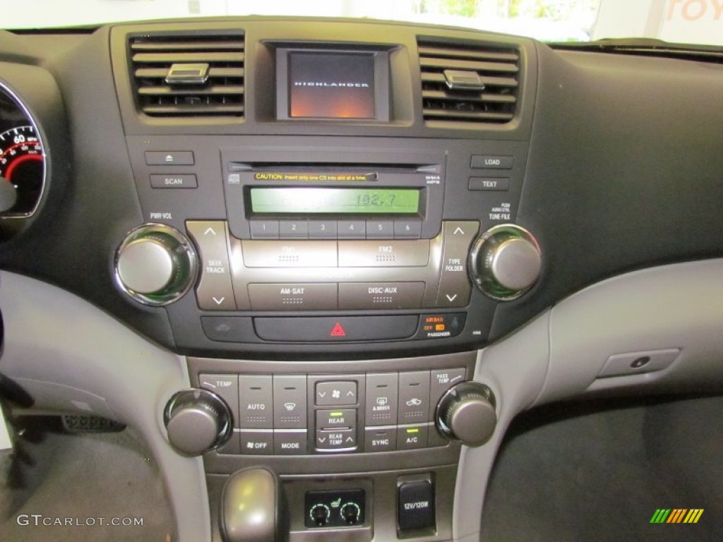 2010 Toyota Highlander SE 4WD Controls Photo #55512947