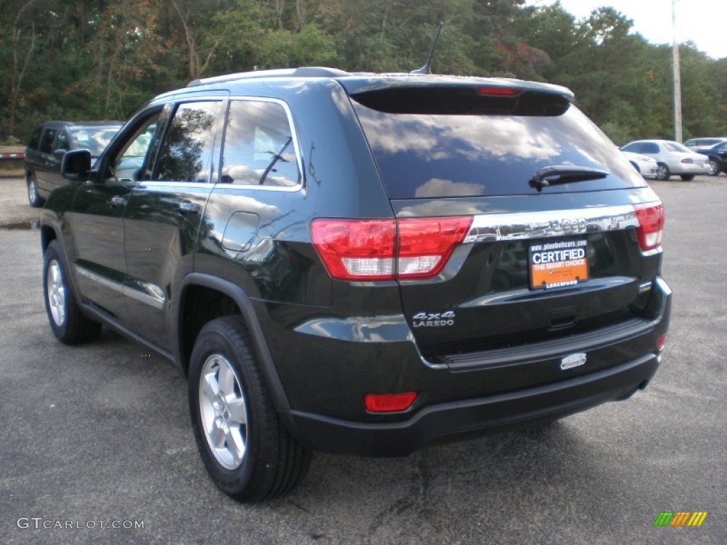 2011 Grand Cherokee Laredo 4x4 - Natural Green Pearl / Black photo #7