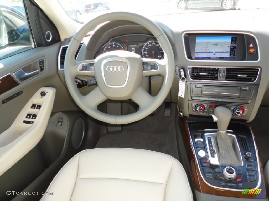 2012 Audi Q5 3.2 FSI quattro Cardamom Beige Dashboard Photo #55520816