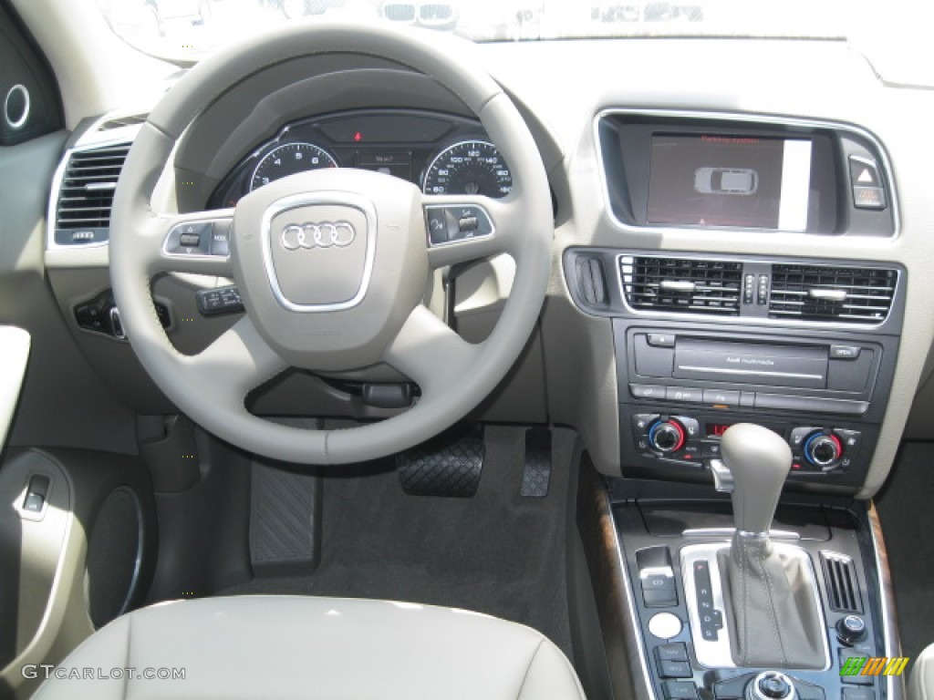 2012 Audi Q5 3.2 FSI quattro Cardamom Beige Dashboard Photo #55520879