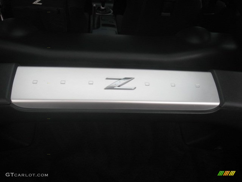 2004 Nissan 350Z Coupe Marks and Logos Photo #55521674