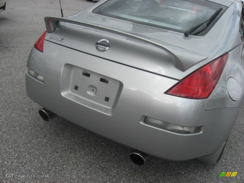 2004 350Z Coupe - Chrome Silver Metallic / Carbon Black photo #36