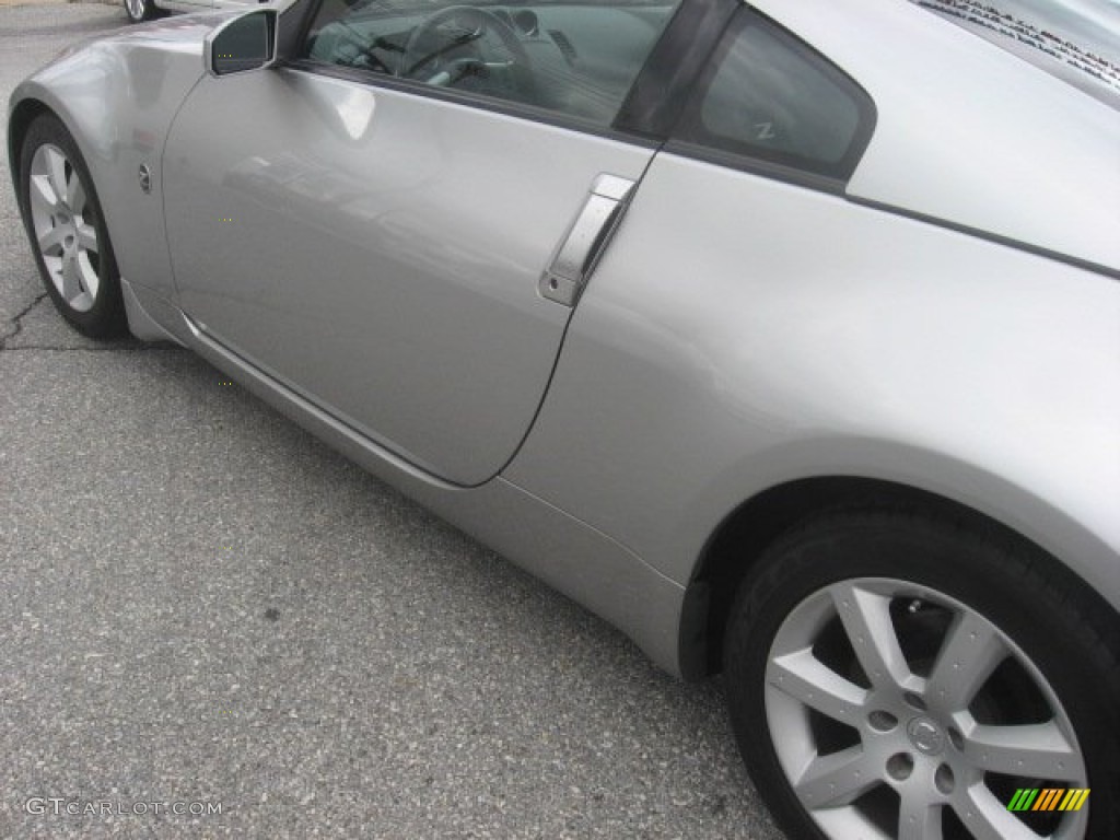 2004 350Z Coupe - Chrome Silver Metallic / Carbon Black photo #38